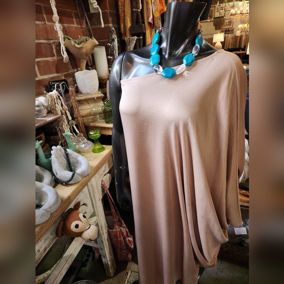 New to the Boutique✨️Blue Howlite & Vintage Silvertone Beaded Necklace - Picture 11 of 16